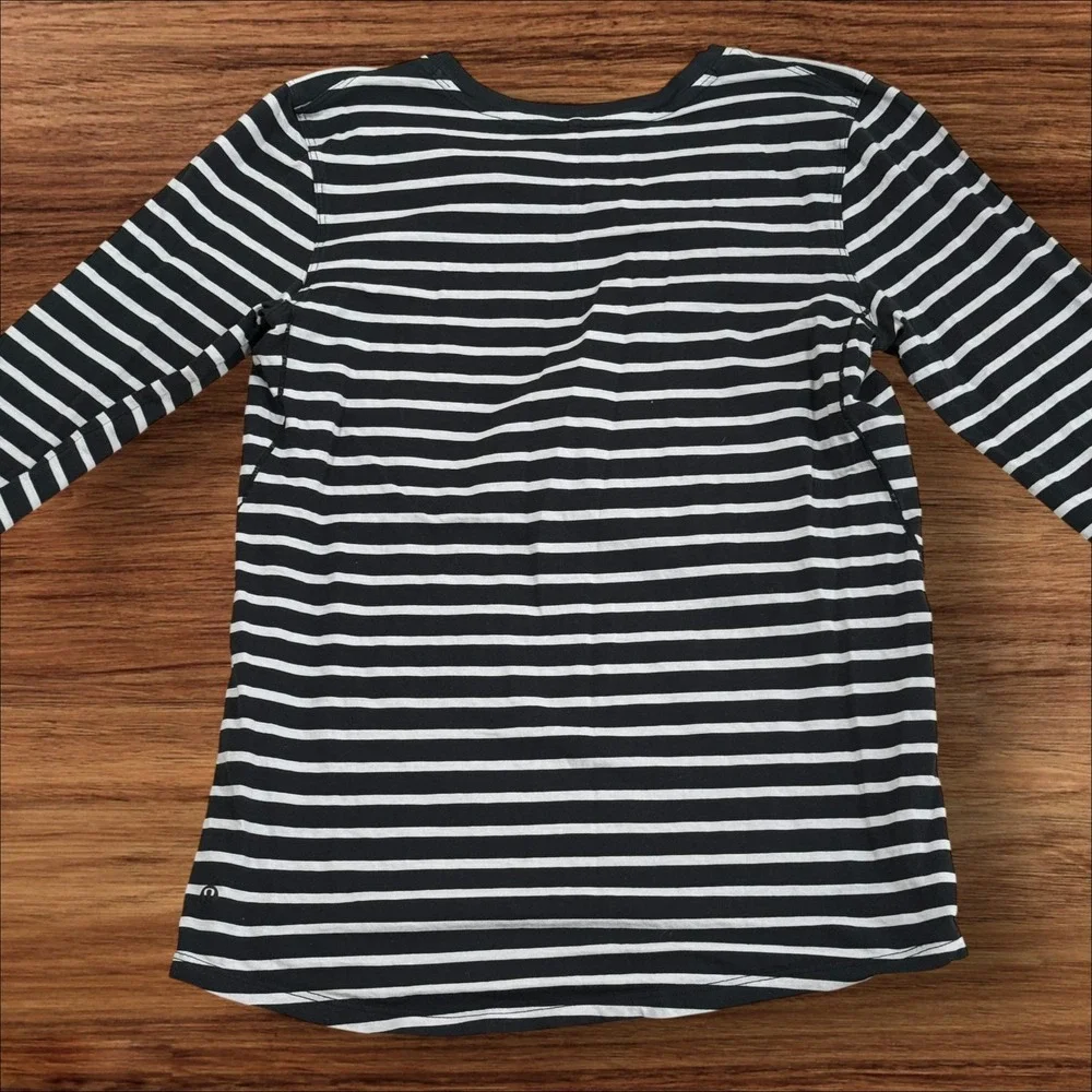Lululemon Love Long Sleeve‎ Striped Black & White Narrow Bold Size Medium - Picture 5 of 5
